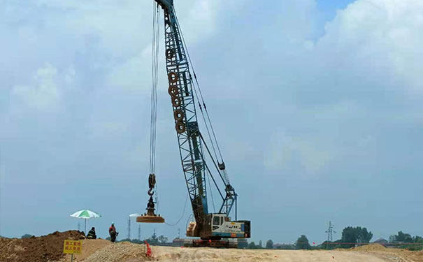 张家界使用强夯技术在公路路基施工之前应注意的地方